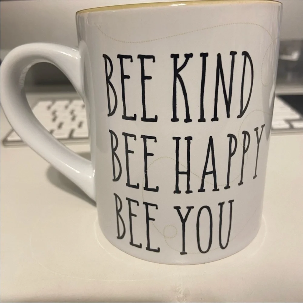 Disney Winnie The Pooh Bee Kind Bee Happy Ceramic Mug Coffee Cup 14oz‎